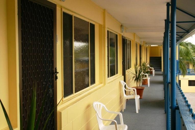 Sky View Units Bowen Aparthotel Bilik gambar